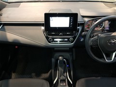 カローラスポーツ G 4WD