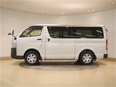 ハイエースV DX 4WD