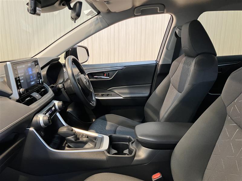 新車1万キロ使用！車庫保管　トヨタ　RAV4 純正OP ハイグロス　4本セット RAV4 | 特長 | すべての人に移動の自由と楽しさを。鹿児島トヨタ