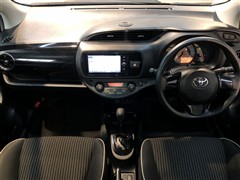 ヴィッツ ジュエラ 4WD