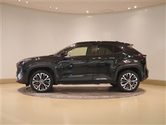 ヤリスクロス ハイブリッド Z 4W