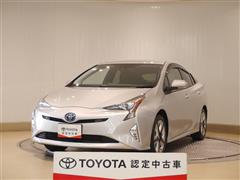 プリウス A ツーリングセレ 4WD