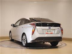 プリウス A ツーリングセレ 4WD