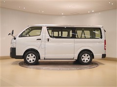 ハイエースV DX 4WD