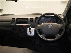ハイエースV DX 4WD