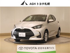 トヨタ　ヤリス X 4WD