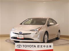 プリウス Sセ-フティプラス 4WD