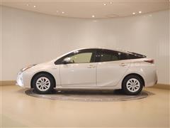 プリウス Sセ-フティプラス 4WD