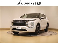 三菱　アウトランダーPHEV P 4WD