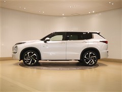 アウトランダーPHEV P 4WD