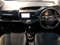 ヴィッツ F アミー 4WD