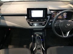 カローラスポーツ GX 4WD