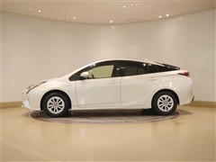 プリウス Sセーフティプラス 4WD