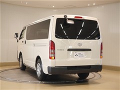 ハイエースV DX 4WD