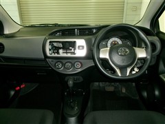ヴィッツ F 4WD