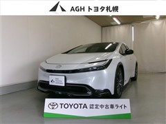 トヨタ　プリウス HV Z 4WD