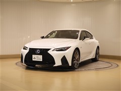 レクサス　IS300h Fスポーツ 4WD