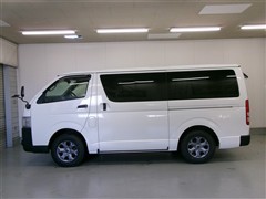 ハイエースV DX 4WD