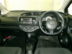 ヴィッツ F 4WD