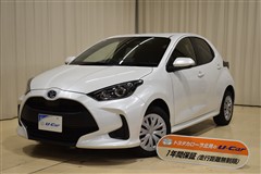 トヨタ　ヤリスHV X