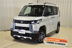 三菱　デリカミニ T プレミアム