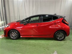 アクア GR スポーツ