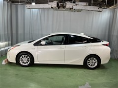 プリウス Aプレミアム 4WD