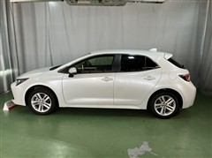 カローラスポーツ G 4WD