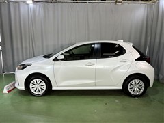 ヤリス ハイブリッド X 4WD