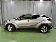 C-HR S-LEDエディション