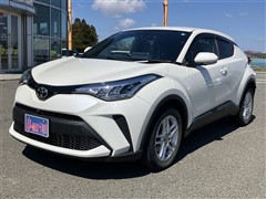 トヨタ C-HR S-T 4WD