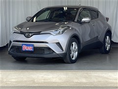 トヨタ C-HR S-T LEDパッケージ