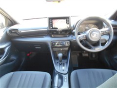 ヤリス ハイブリッド X 4WD