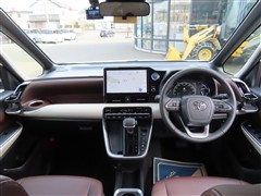 ノア ハイブリッド Z 4WD