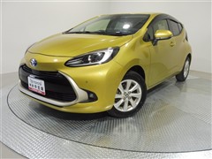 トヨタ　アクア Z