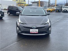 プリウス S E-FOUR