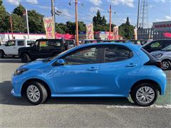 ヤリス ハイブリッド X