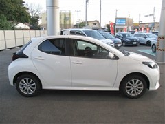 ヤリス ハイブリッド X