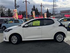 ヤリス ハイブリッド X