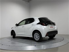 ヤリス HV X