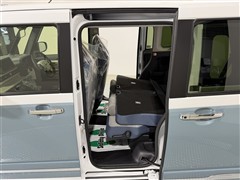 ムーヴキャンバス ストライプス G