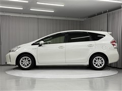 プリウスアルファ S