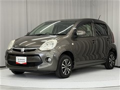 トヨタ　パッソ X Gパッケージ 4WD