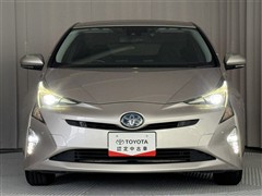 プリウス Sセーフティープラ 4WD