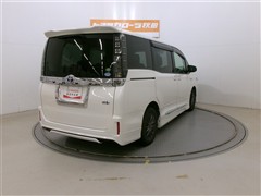 ヴォクシー ハイブリッド V