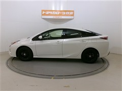 プリウス Sセーフティプラス