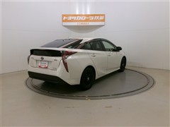 プリウス Sセーフティプラス