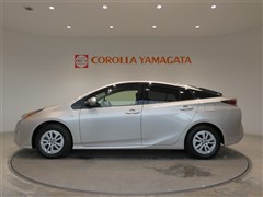 プリウス Sセーフティープラス4WD