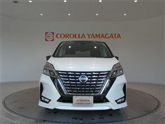 セレナ ハイウェイスター V 8ニンノリ