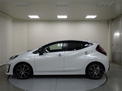 アクア GR スポーツ